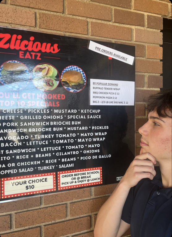 Aaron Williams '26 Considers New Pre-Ordering Choices At Z's